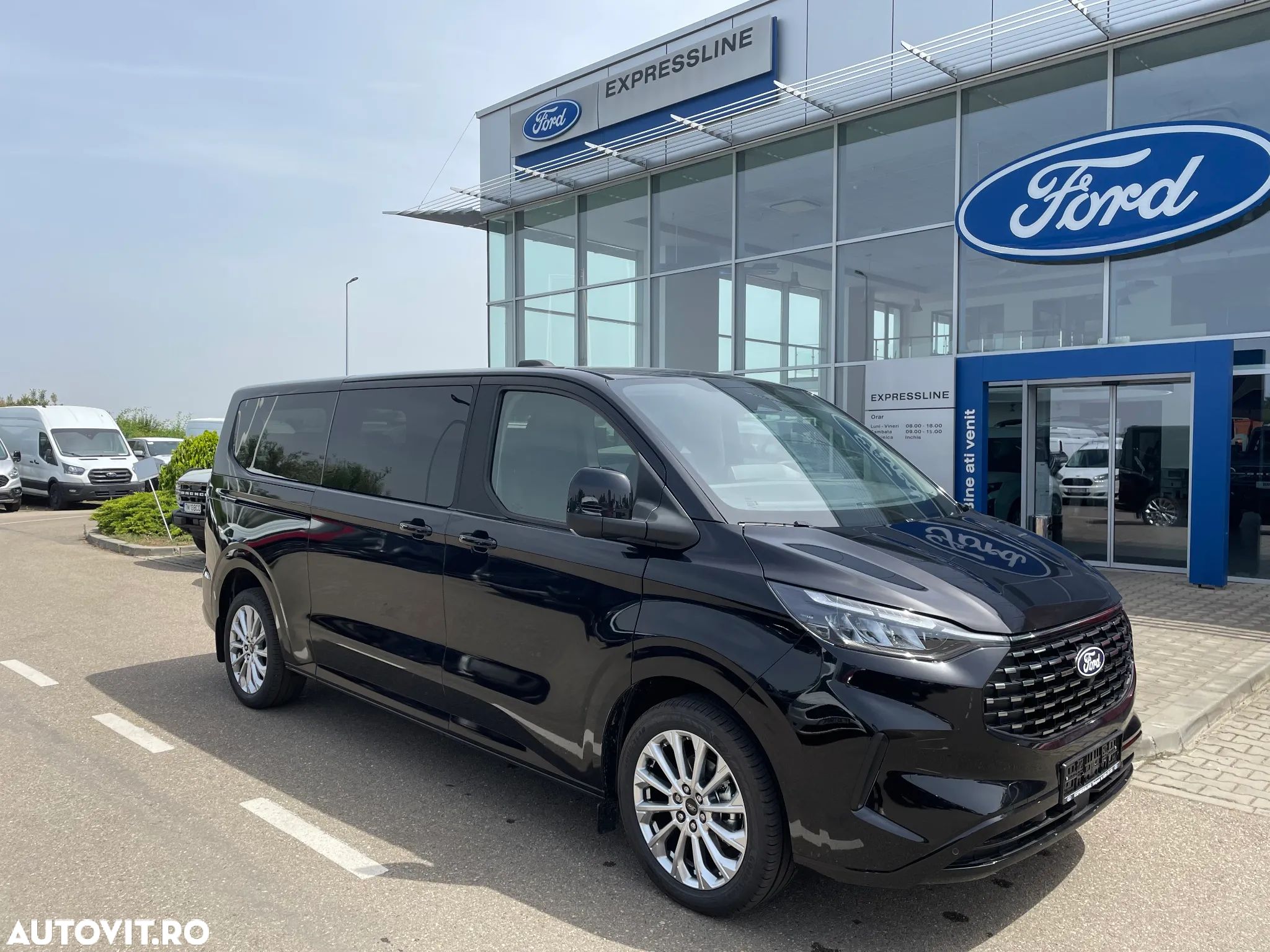 Ford Tourneo Custom - 1