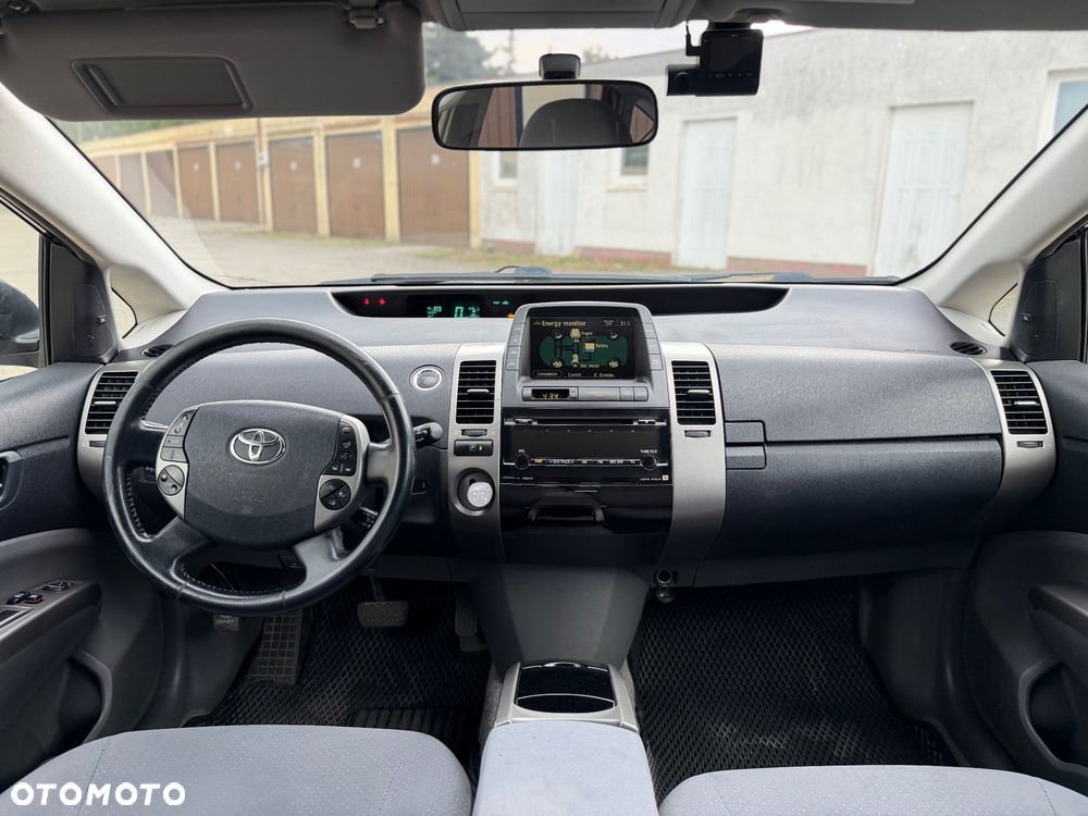 Toyota Prius 1.5 VVT-i Prestige - 11