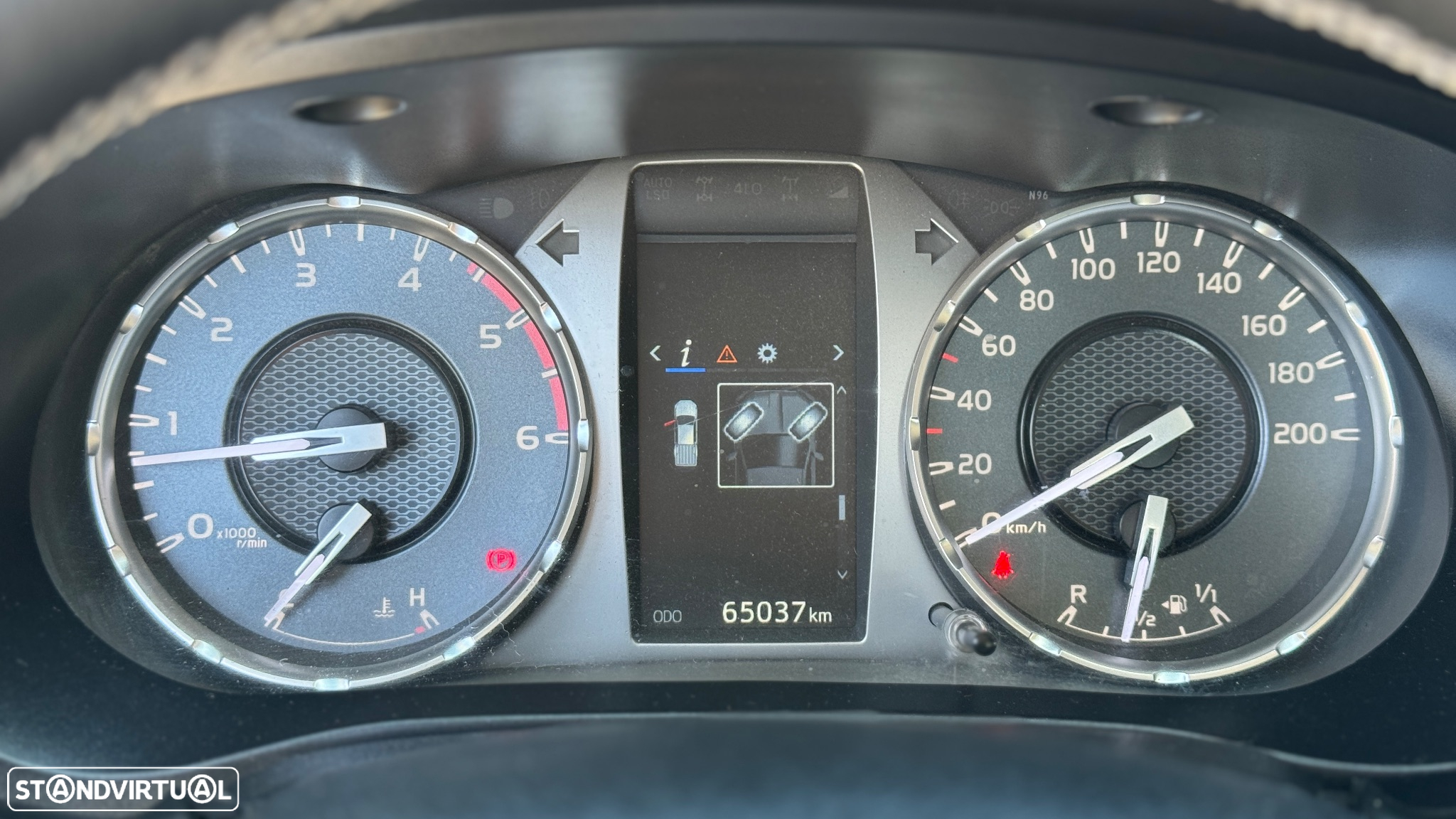 Toyota Hilux 2.4 D-4D 4WD CD CM - 10