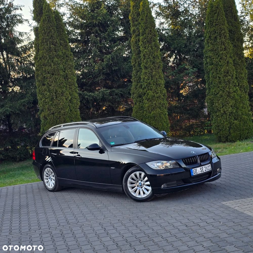 BMW Seria 3 320i Touring - 8