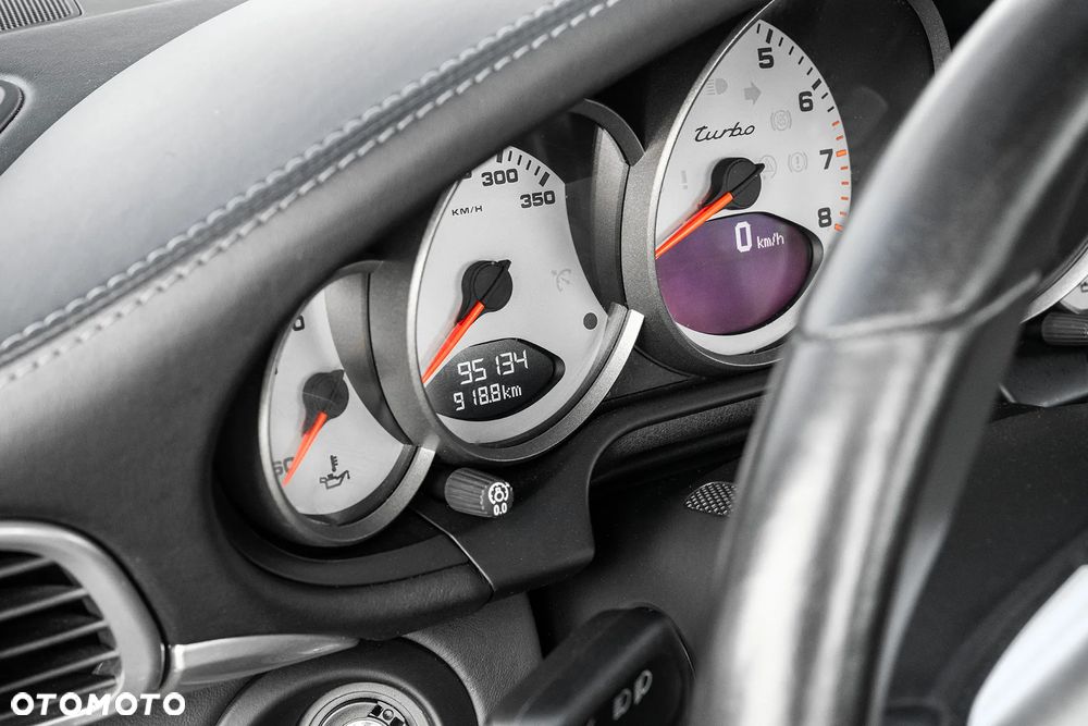 Porsche 911 Turbo - 34
