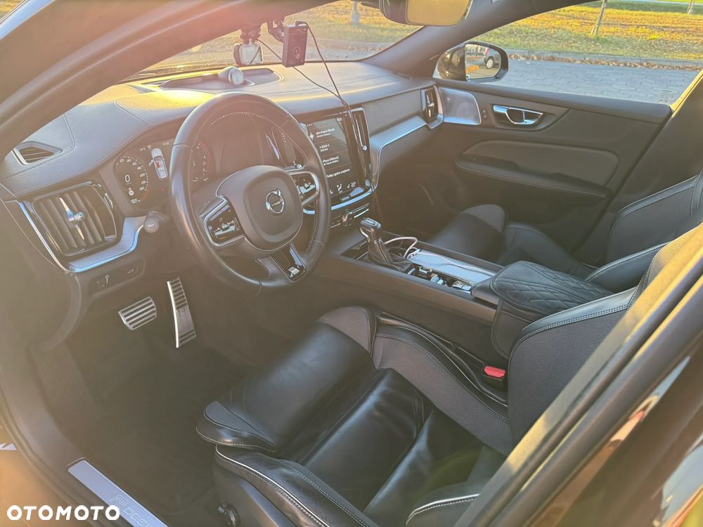 Volvo V60 D3 AWD R-Design - 8