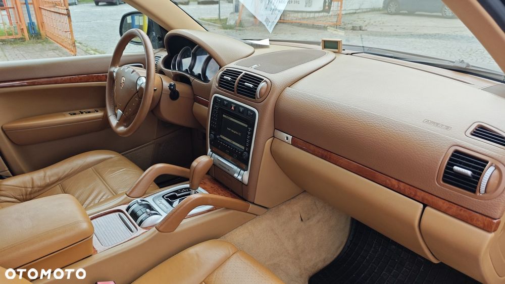 Porsche Cayenne - 37