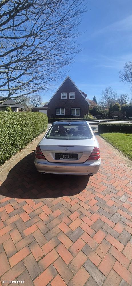 Mercedes-Benz Klasa E 500 Avantgarde Sport Edition - 4