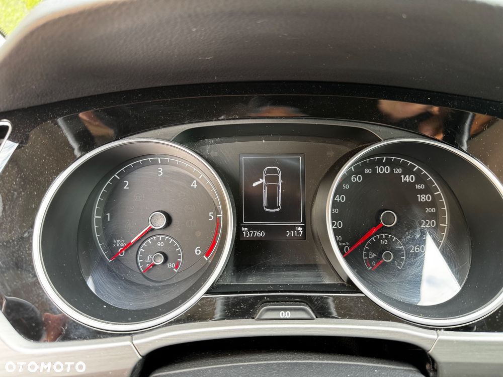 Volkswagen Touran - 13