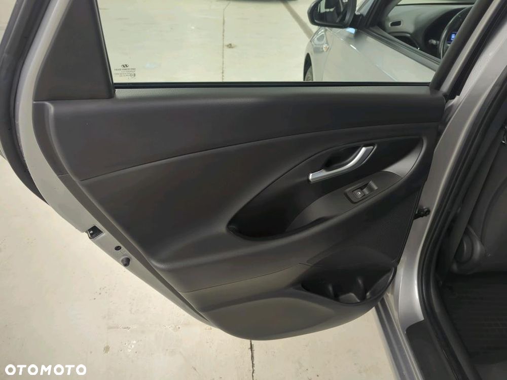 Hyundai i30 1.5 DPI Classic + - 20