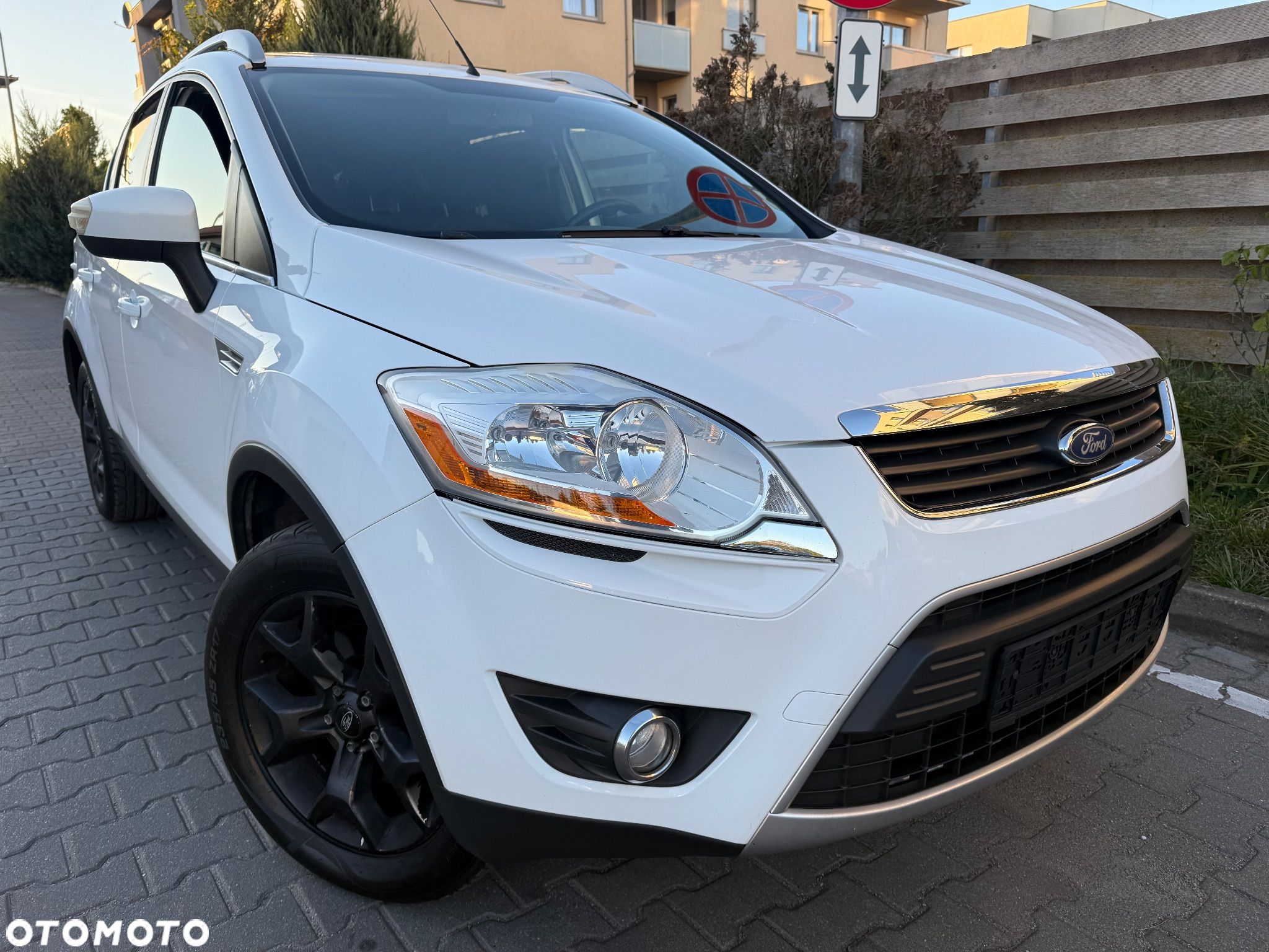 Ford Kuga 2.0 TDCi 2x4 Trend - 1