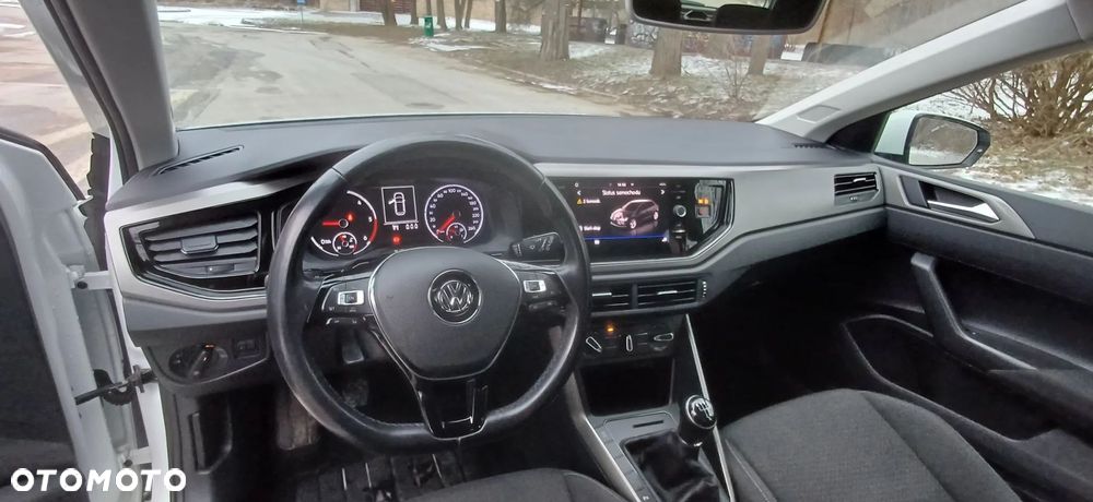 Volkswagen Polo 1.6 TDI SCR Comfortline - 20