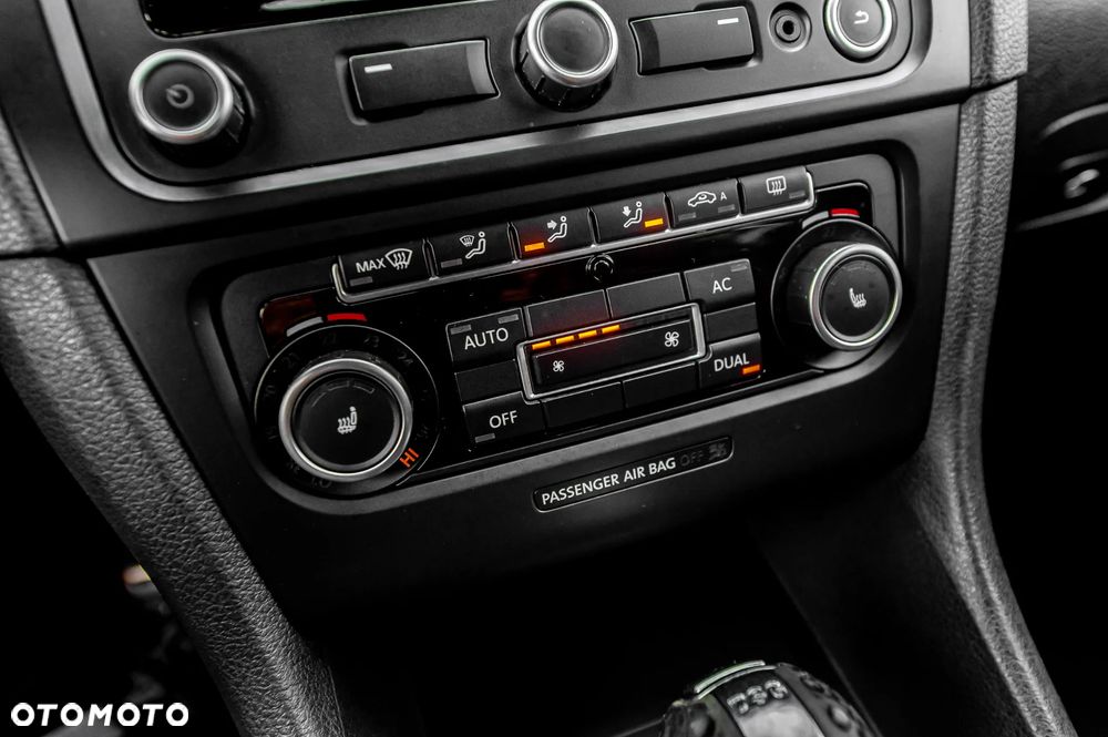 Volkswagen Golf 2.0 GTI DSG adidas - 33