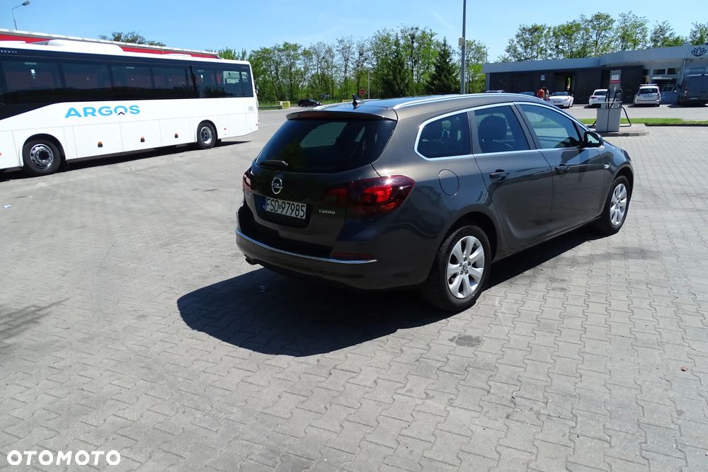 Opel Astra 1.4 T Cosmo S&S - 4