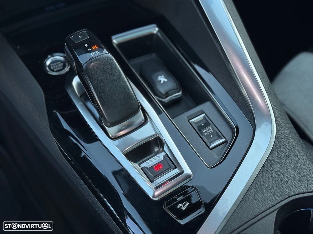 Peugeot 3008 1.6 Hybrid4 GT Pack e-EAT8 - 19