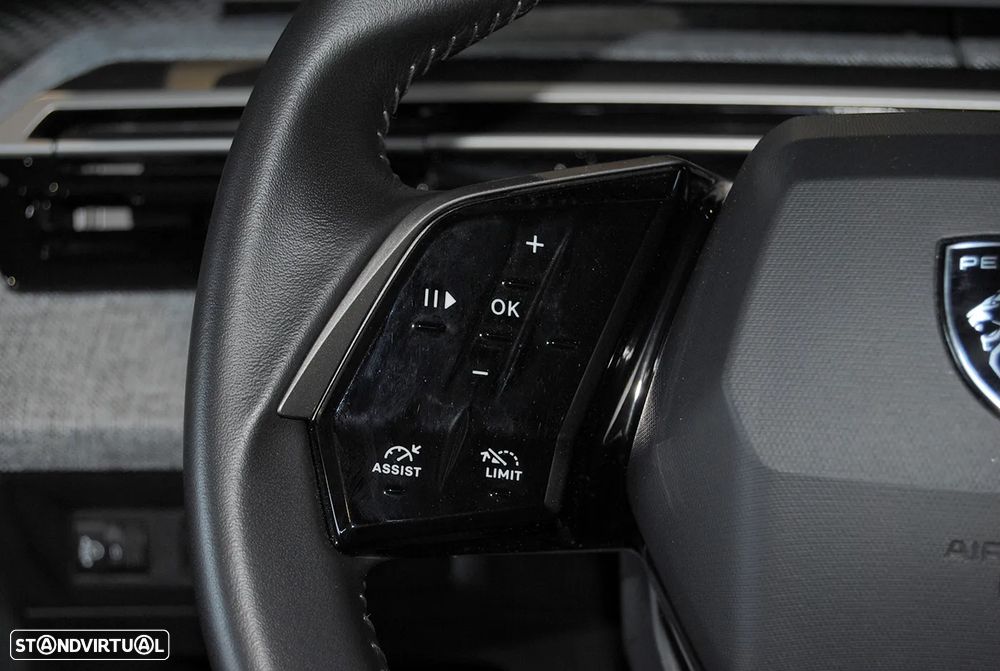 Peugeot 5008 1.2 Hybrid Allure e-DCS6 - 26