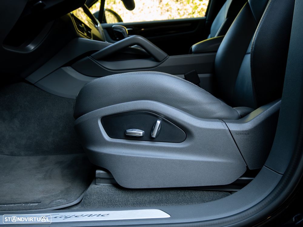 Porsche Cayenne E-Hybrid Tiptronic S - 20