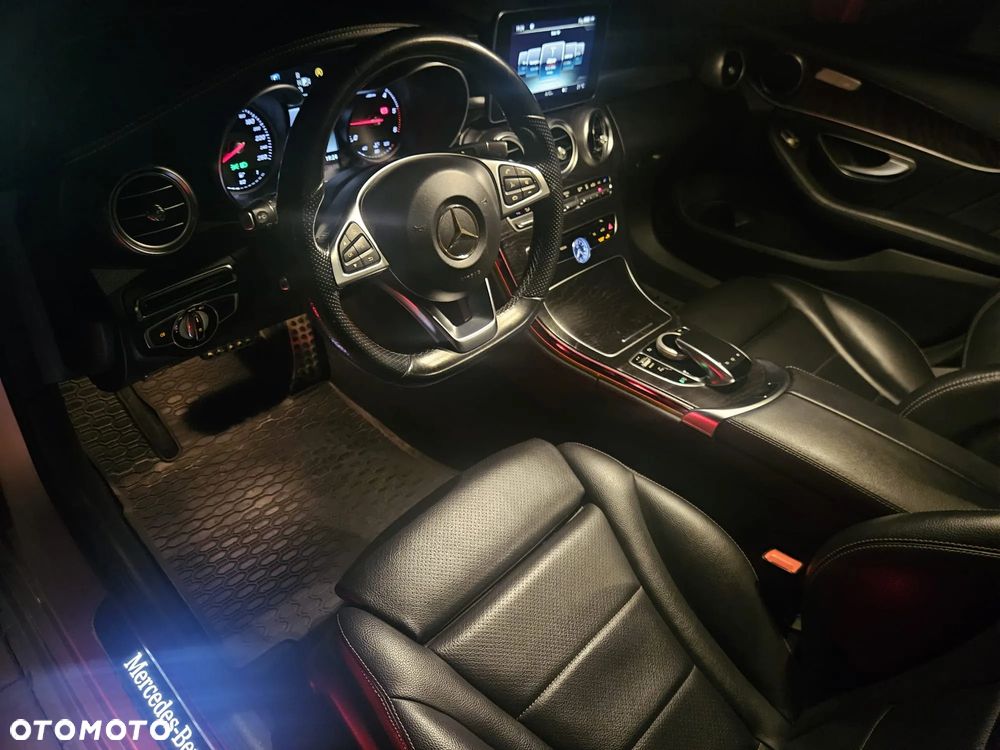 Mercedes-Benz Klasa C 250 (BlueTEC) d 4Matic T 7G-TRONIC AMG Line - 12