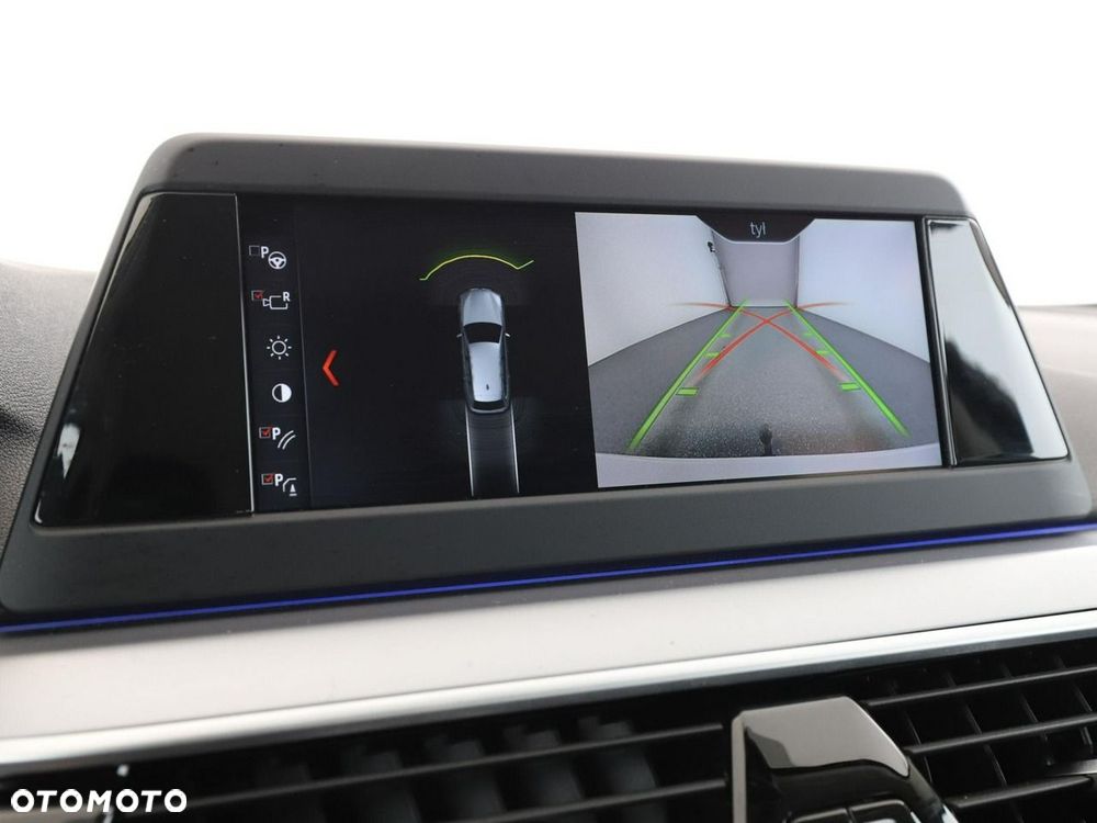 BMW Seria 5 520d - 25