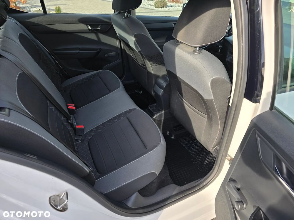 Skoda Fabia 1.0 Ambition - 11