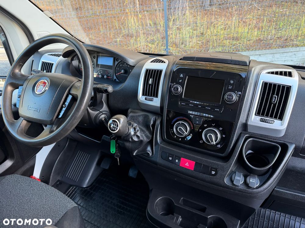 Fiat Ducato Maxi Doka 7 osób / Skrzynia 3.3m / Wzmocniony Koła 16'' / Podwójne resory / Ładowność 1285kg / Bogate wyposażenie / Serwisowany / FV23% / Salon PL - 37