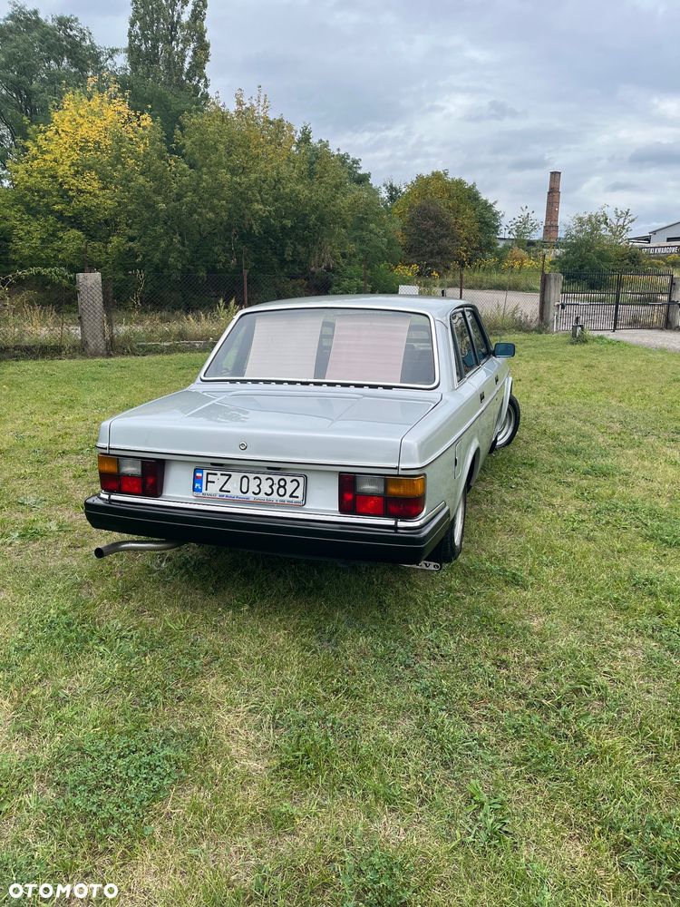 Volvo 262 - 5
