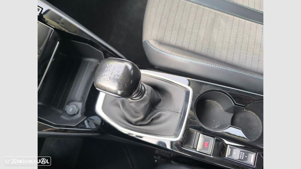 Peugeot 2008 1.2 PureTech Allure - 11