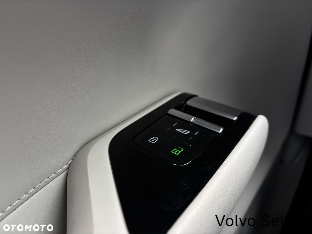 Volvo EX90 - 11