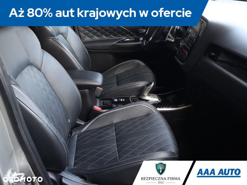 Mitsubishi Outlander - 10