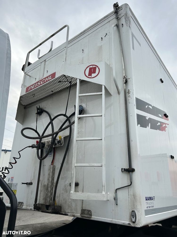 Alta Peischl, Walking floor, 2022, Jante Al, podea 10mm, factura externa - 2