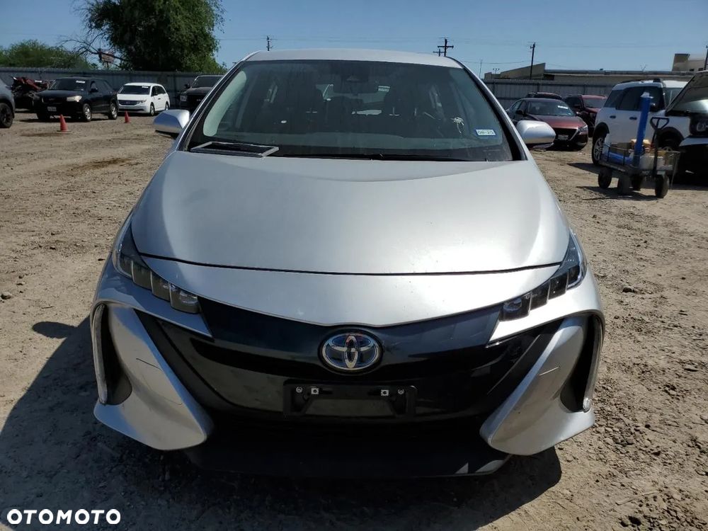 Toyota Prius - 5