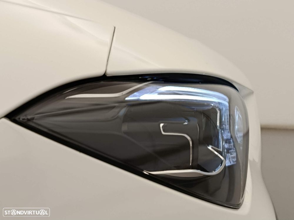 Mercedes-Benz CLA 200 - 30