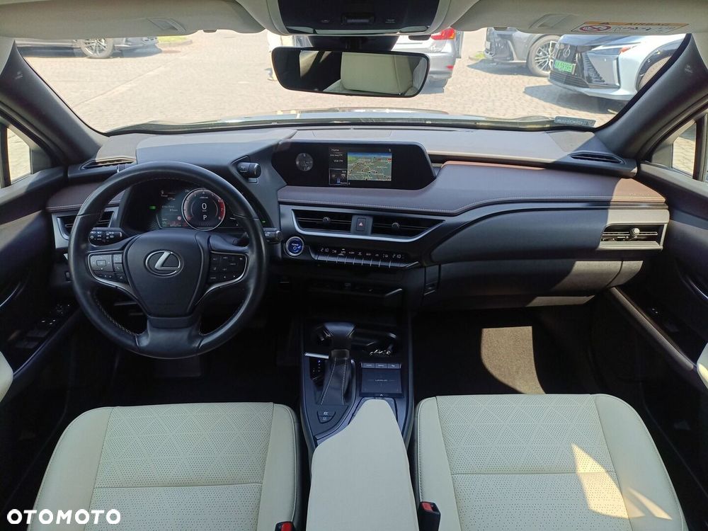Lexus UX - 9