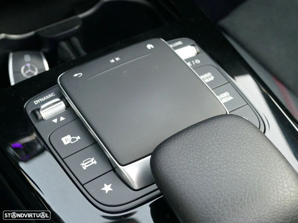 Mercedes-Benz A 250 Limousine e AMG Line - 26