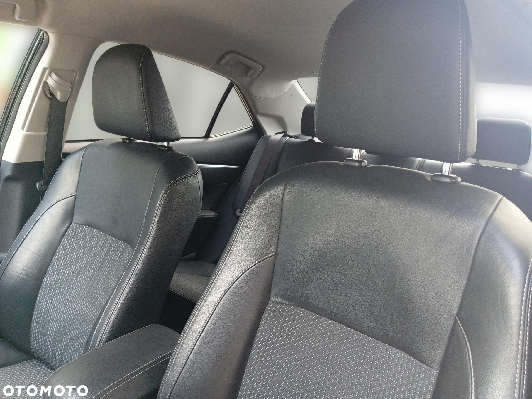 Toyota Corolla 1.6 Prestige EU6 - 16