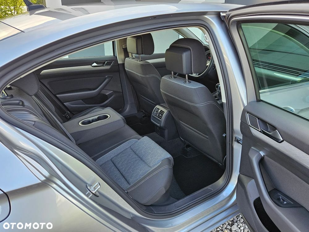 Volkswagen Passat 2.0 TDI EVO Business - 34