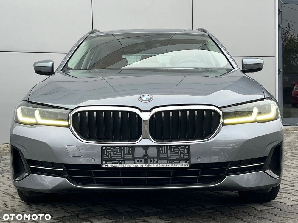 BMW Seria 5 520d xDrive Luxury Line - 3