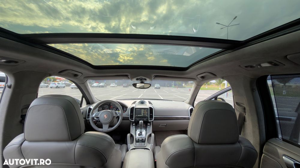 Porsche Cayenne 3.0 L V6 - 11