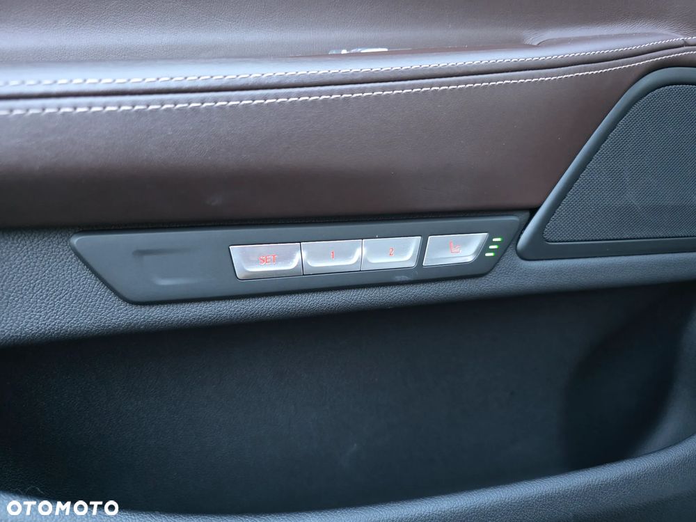 BMW Seria 7 730d - 23