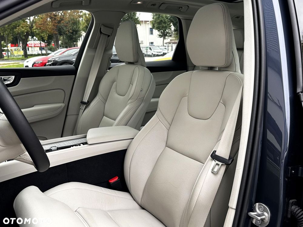 Volvo XC 60 - 21