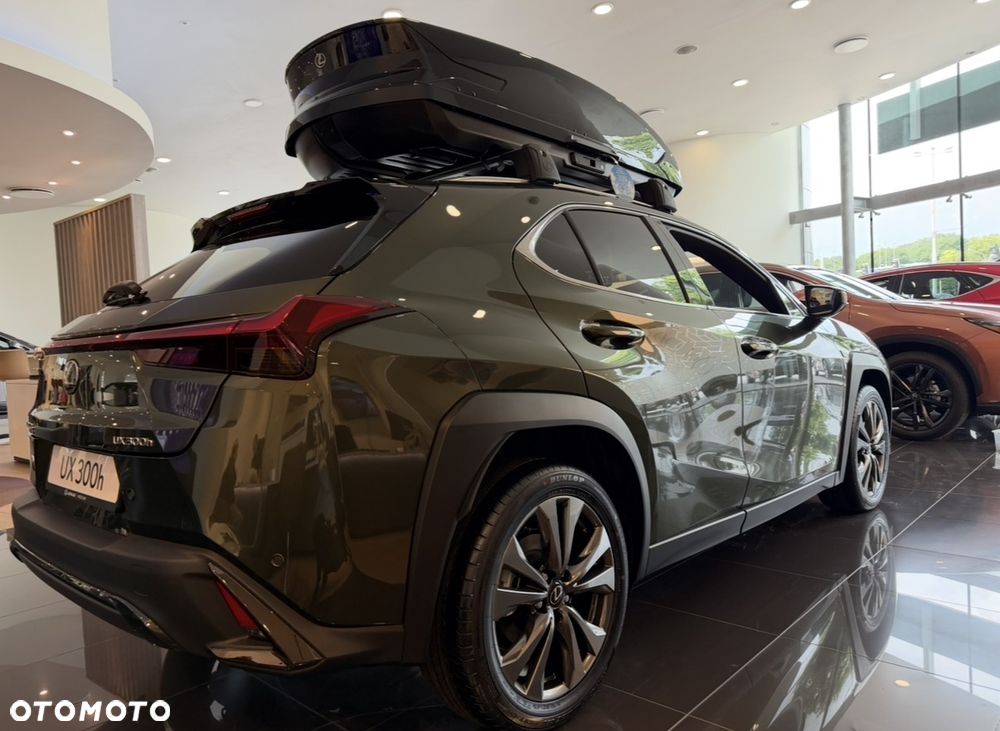 Lexus UX - 4