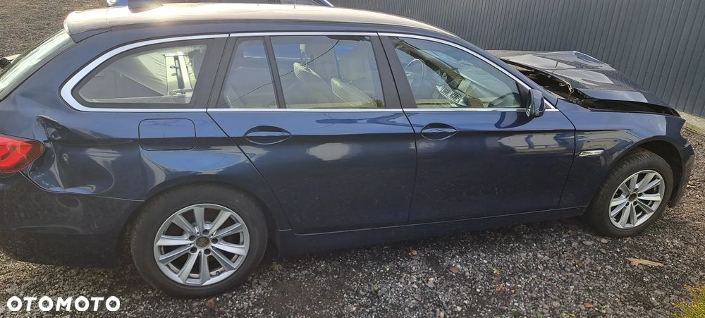 BMW Seria 5 523i Sport-Aut - 8