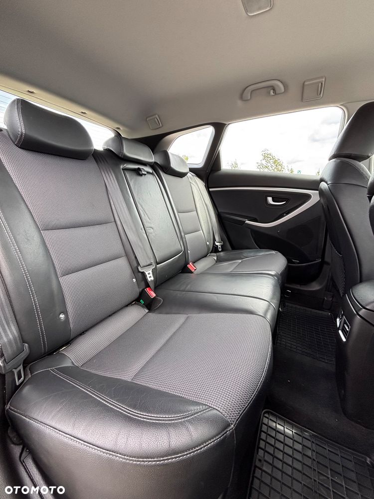 Hyundai i30 blue Kombi 1.6 GDi Style - 31