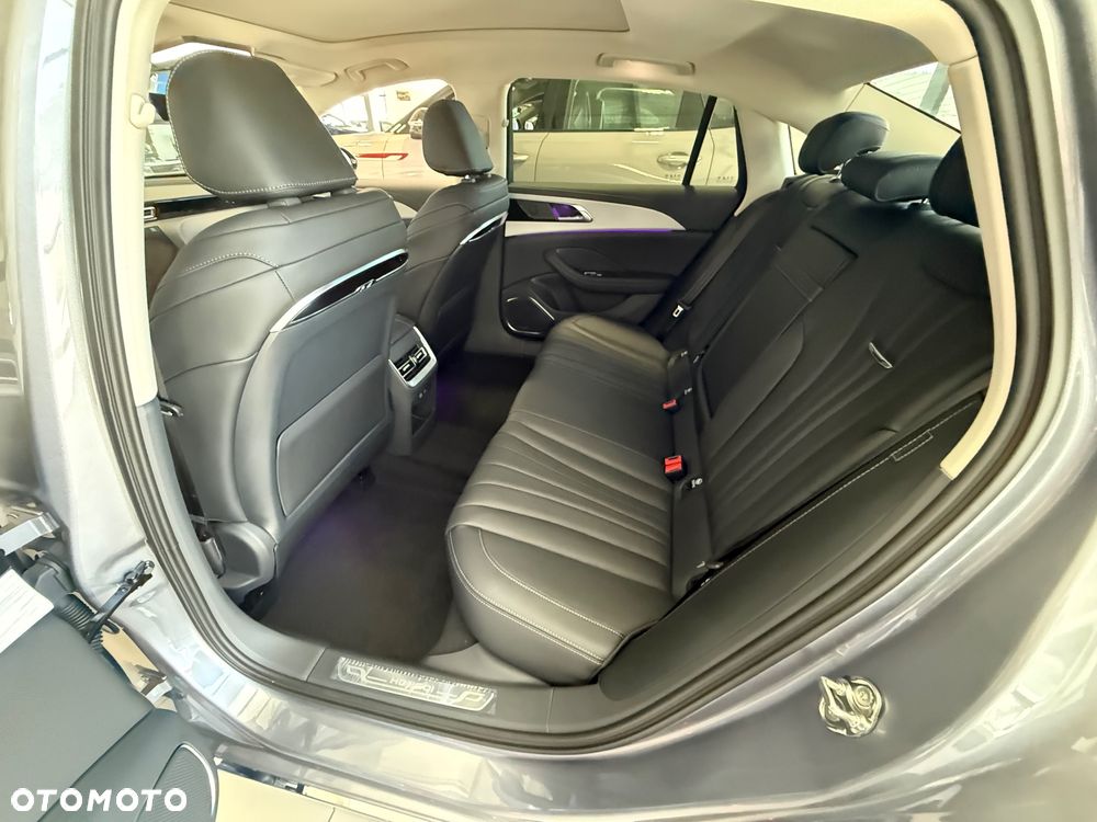 Hongqi H5 2.0T Deluxe - 8