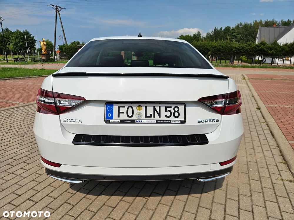 Skoda Superb 2.0 TSI DSG SportLine - 8