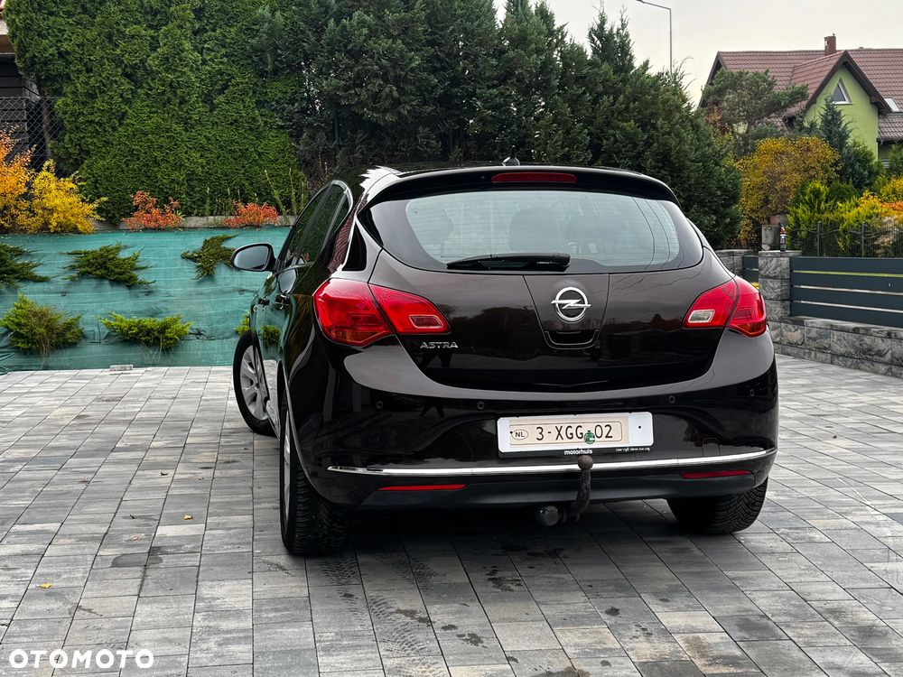 Opel Astra 1.4 T Cosmo - 4