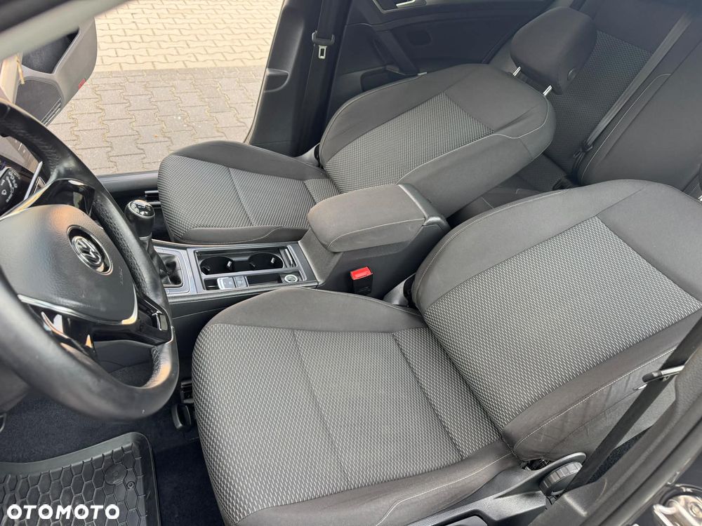 Volkswagen Golf 1.0 TSI BMT Trendline - 34