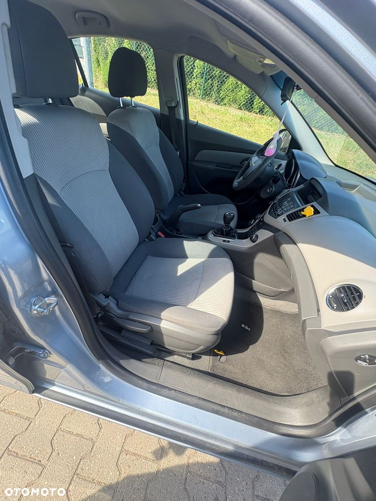 Chevrolet Cruze - 17