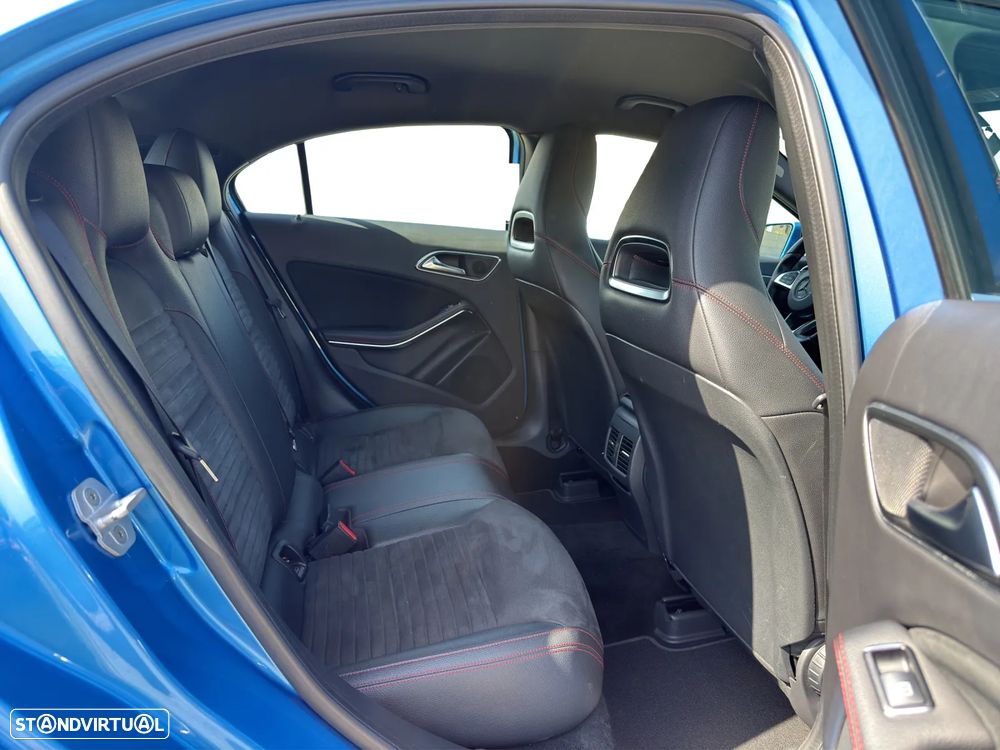 Mercedes-Benz A 180 d 7G-DCT AMG Line - 17
