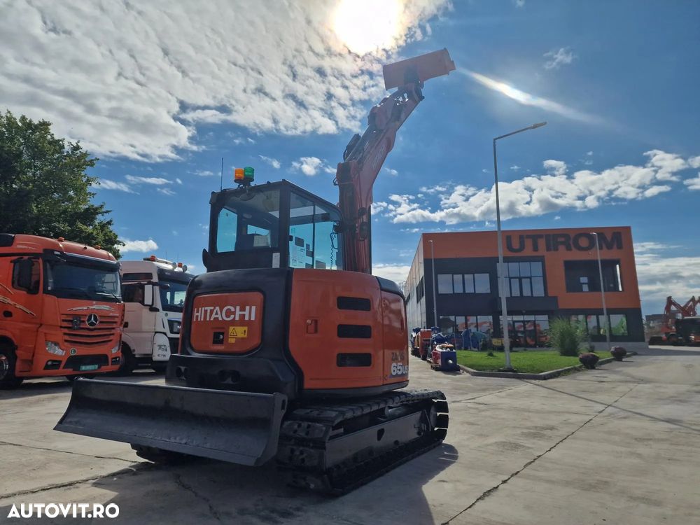 Hitachi ZX65-6, 2023, 1.208h, Masa operationoala 6,5t, lamaAd sapare 5m, CUPLA RAPIDA HIDRAULICA +3 CUPE NOI, senile cauciuc PAD 90% ok, Inst picon, Aer conditionat, Sistem antifurt, Ridica 3t, posibilitate leasing 4 ani, STARE CA NOU-PROMOTIE 55.900 EUR+Tva - 38
