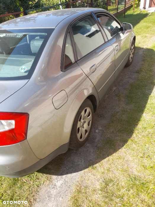 Audi A4 Limousine 2 - 6