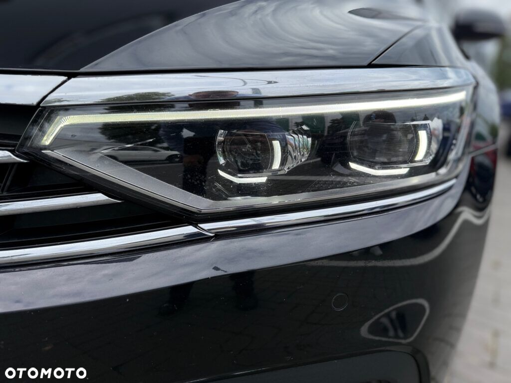 Volkswagen Passat 2.0 TDI EVO Elegance DSG - 9