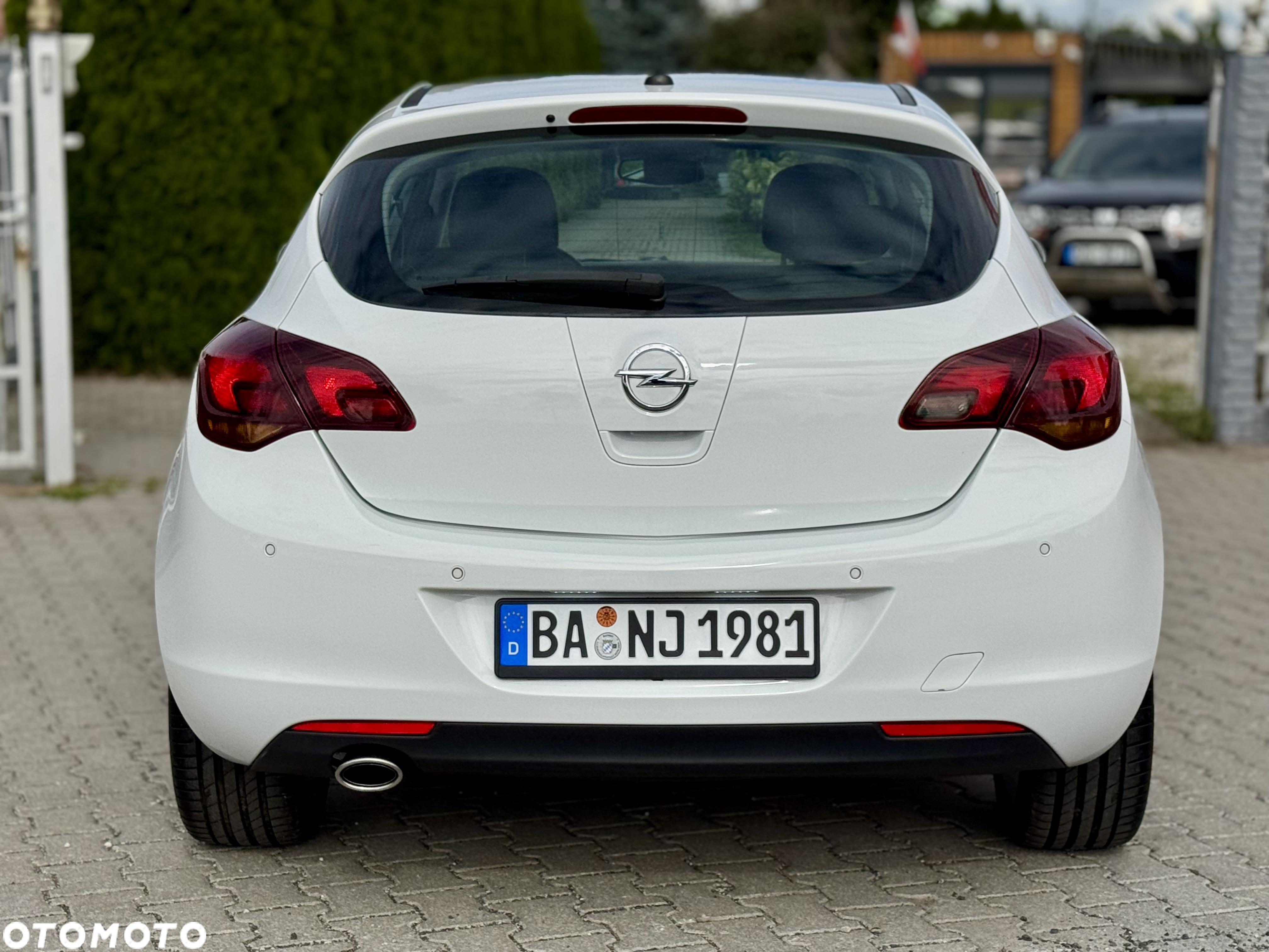 Opel Astra 1.6 Turbo Cosmo - 6