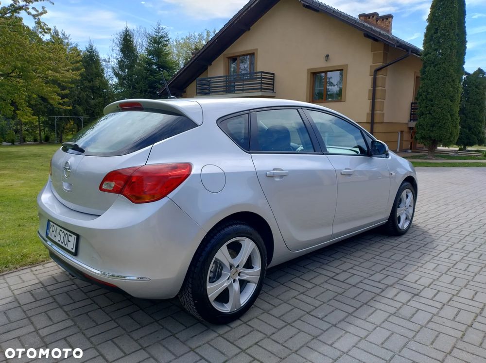 Opel Astra 1.6 Style - 10